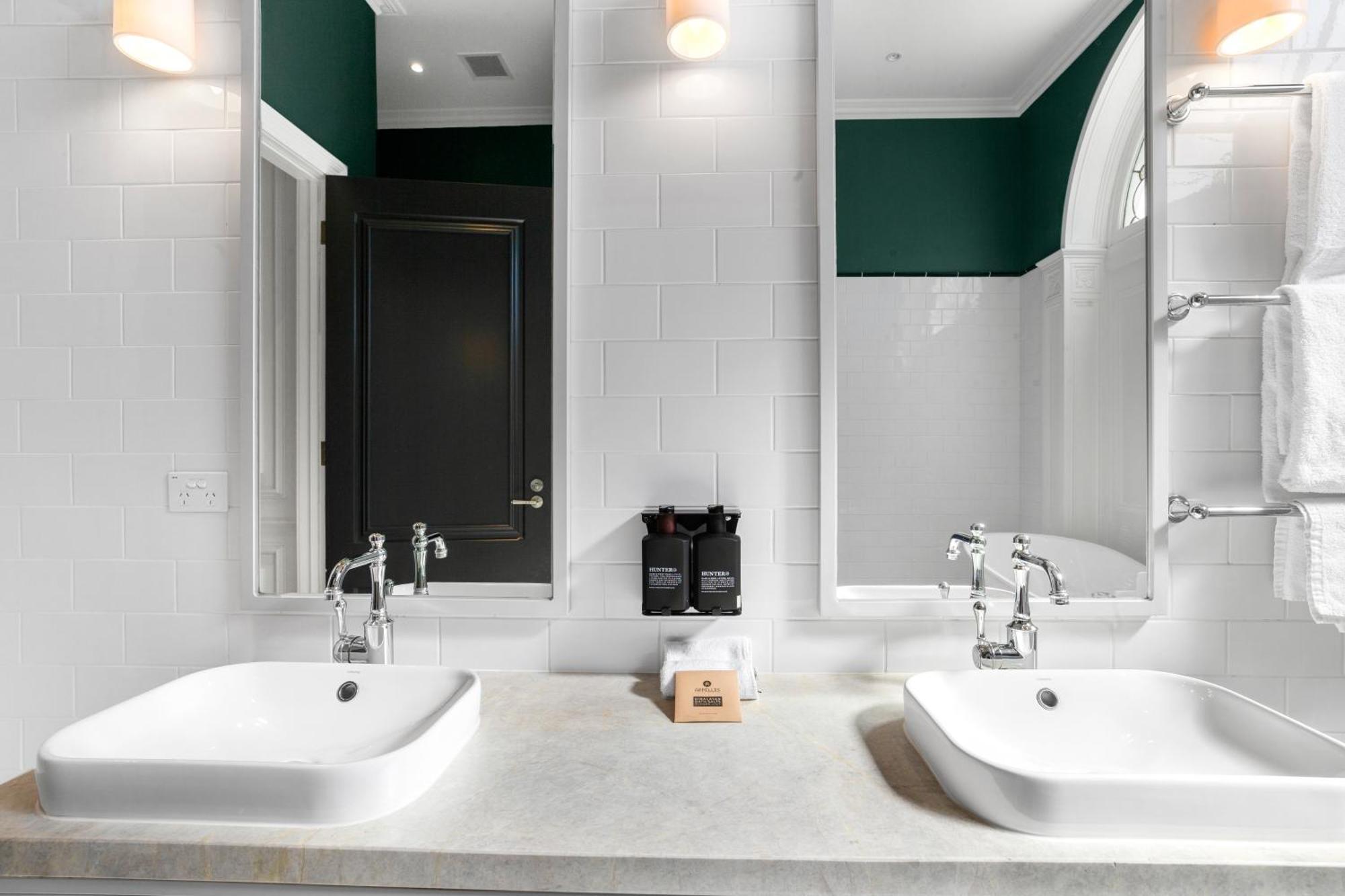 Marnong Estate Hotel Mickleham Szoba fotó